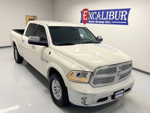 Used 2018 RAM 1500 Laramie w/ Convenience Group AWD/4WD image 10