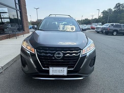 Used 2023 Nissan Kicks SV w/ Interior Electronics Package FWD image 9