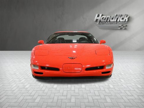 Used 2004 Chevrolet Corvette Coupe RWD image 3