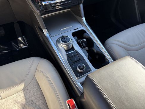 Used 2023 Ford Explorer Platinum w/ Technology Package image 14