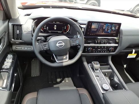 New 2026 Nissan Pathfinder Platinum w/ Cargo Package AWD/4WD image 6