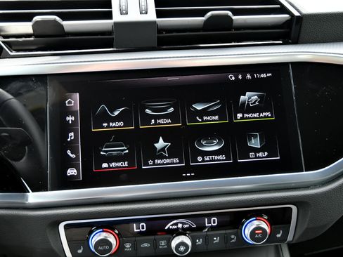 Used 2025 Audi Q3 2.0T Premium image 14