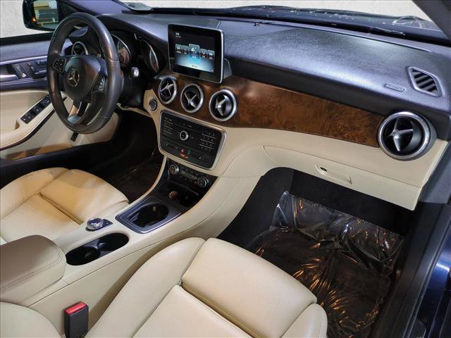 Used 2017 Mercedes-Benz GLA 250 image 21