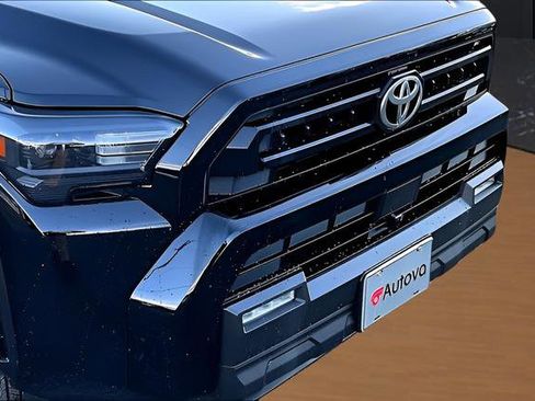 Used 2025 Toyota 4Runner SR5 image 29