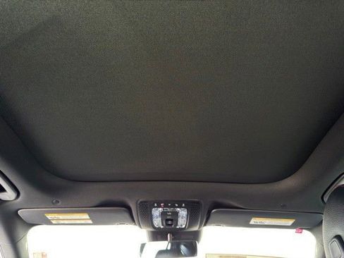 New 2025 Mercedes-Benz GLA 250 image 8