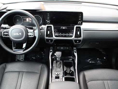 Used 2022 Kia Sorento SX image 11