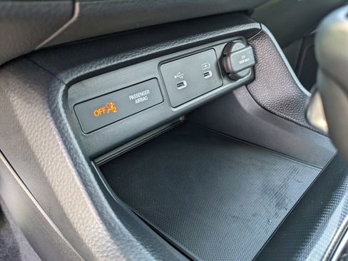 Used 2025 Honda Civic Sport image 24