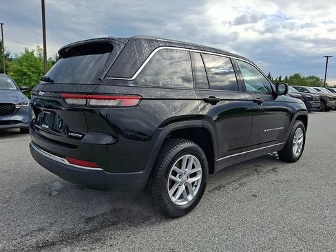 Used 2023 Jeep Grand Cherokee Laredo X AWD/4WD image 6