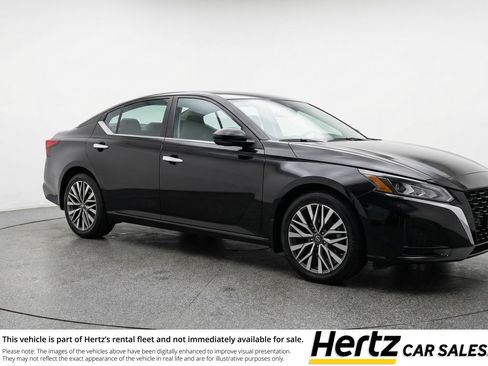Used 2025 Nissan Altima 2.5 SV FWD image 1