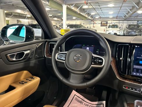 Certified 2025 Volvo XC60 T8 Ultra w/ Climate Package AWD/4WD image 24