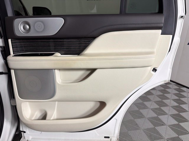 Used 2021 Lincoln Navigator Black Label w/ Special Edition Package AWD/4WD image 39