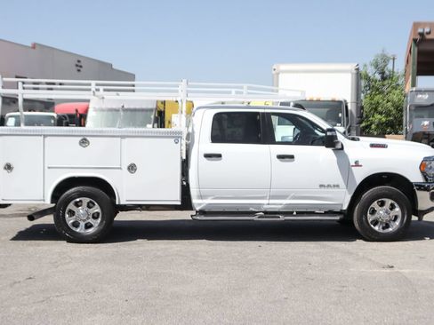Used 2024 RAM 3500 Big Horn AWD/4WD image 12