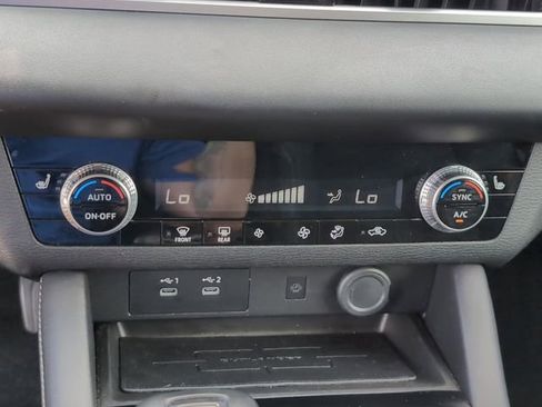 Used 2025 Mitsubishi Outlander SE FWD image 19