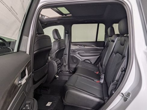 New 2026 Jeep Grand Cherokee Limited AWD/4WD image 23