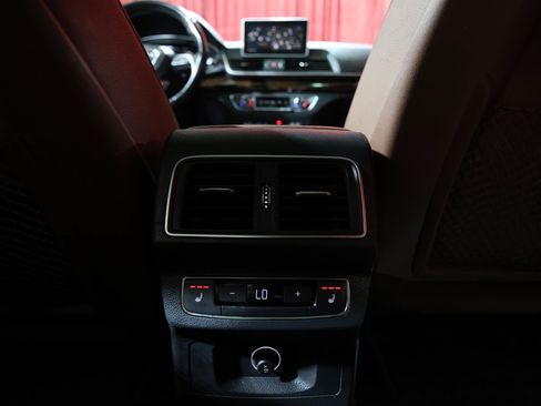 Used 2018 Audi Q5 2.0T Premium Plus w/ Premium Plus Package AWD/4WD image 15