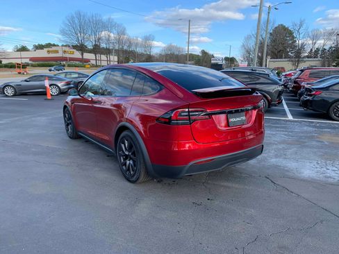 Used 2024 Tesla Model X image 9