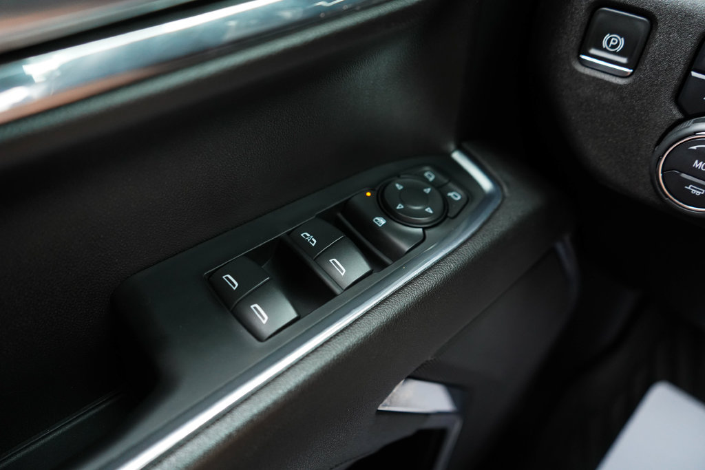 Used 2024 Chevrolet Silverado 1500 LT AWD/4WD image 30