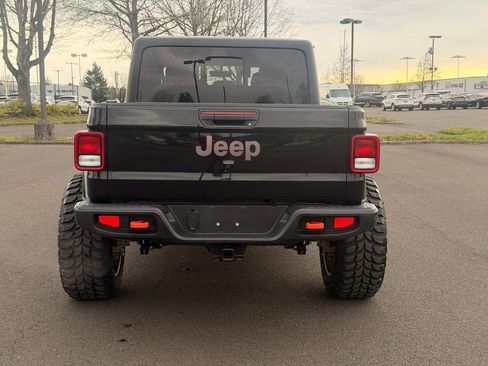 Used 2021 Jeep Gladiator Mojave AWD/4WD image 6