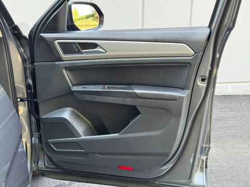 Used 2018 Volkswagen Atlas SE image 41