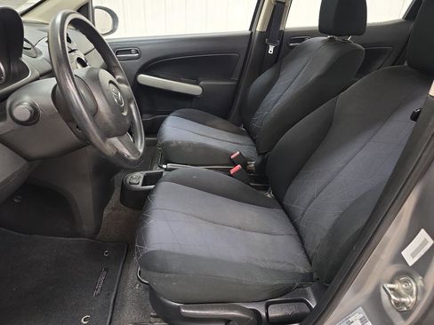 Used 2014 MAZDA MAZDA2 Sport image 28