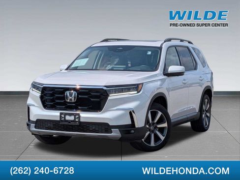 Used 2025 Honda Pilot Elite image 1