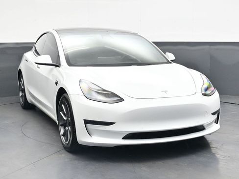Used 2022 Tesla Model 3 Long Range AWD/4WD image 9