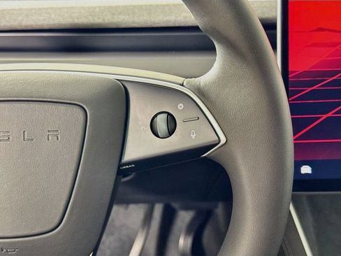 Used 2026 Tesla Model Y AWD image 17