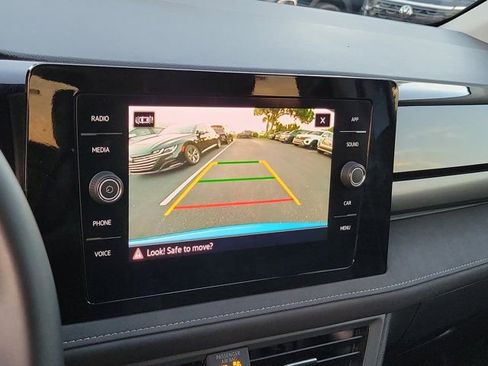 Used 2025 Volkswagen Taos SE image 26