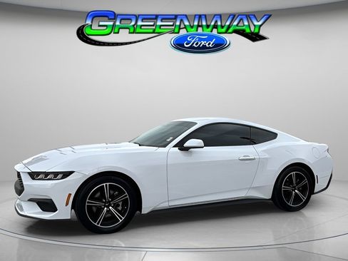 Used 2024 Ford Mustang Coupe RWD image 1