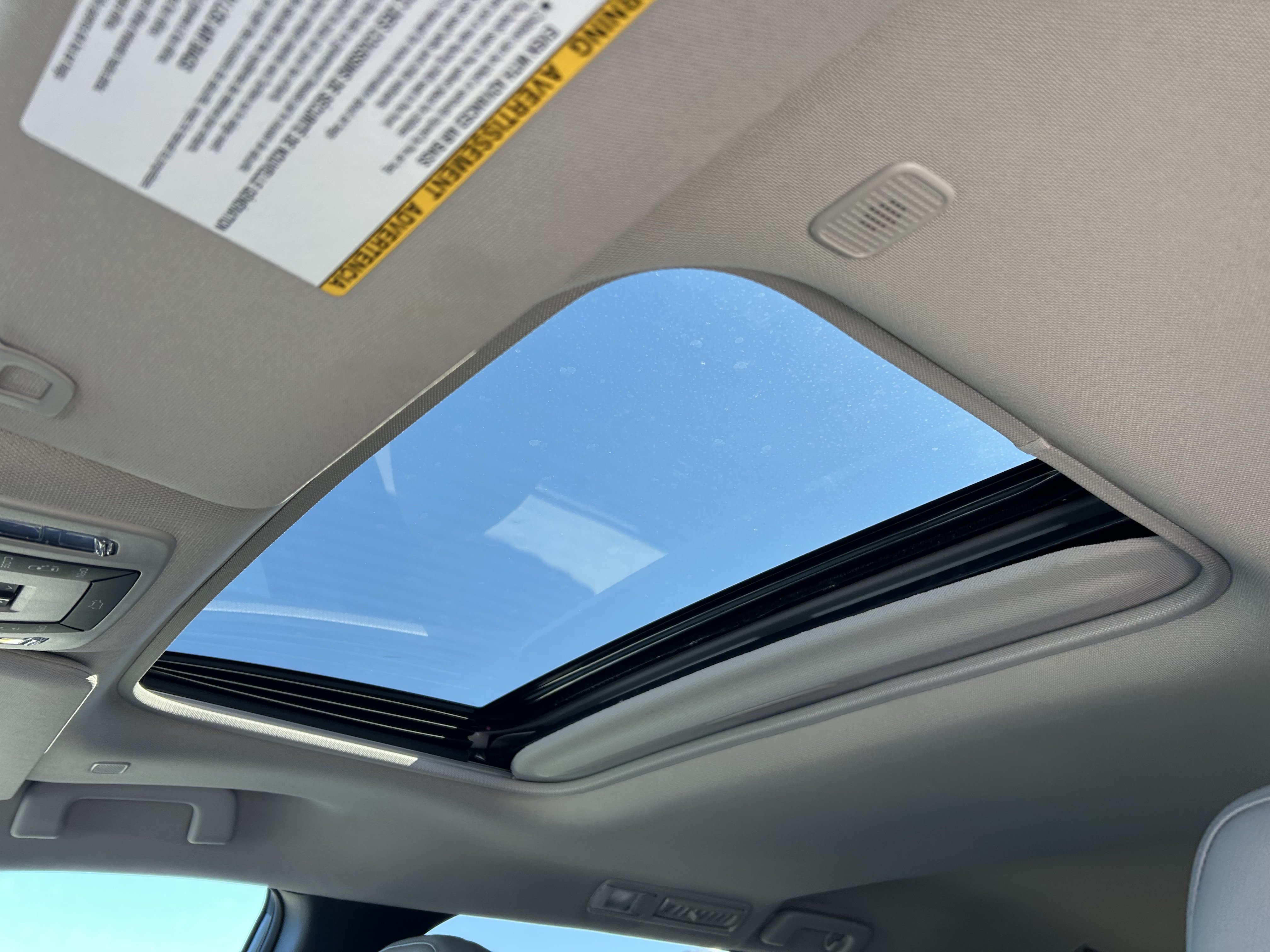 Used 2025 Toyota Sienna XLE FWD image 30
