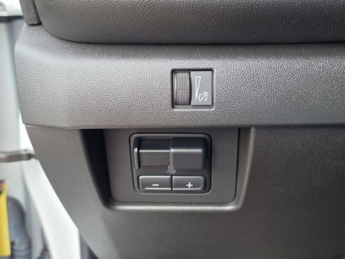 Used 2023 Chevrolet Colorado LT w/ LT Convenience Package II AWD/4WD image 34