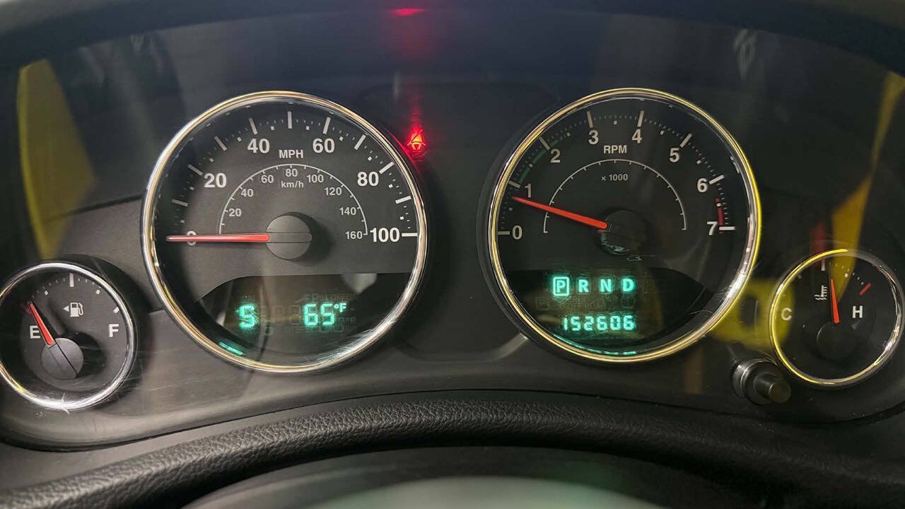Used 2013 Jeep Wrangler Sport AWD/4WD image 18