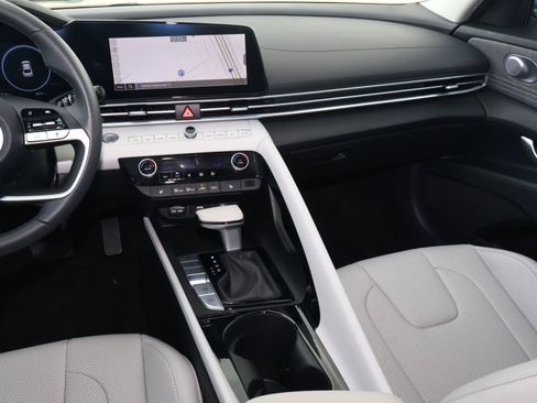 Used 2026 Hyundai Elantra Limited FWD image 11