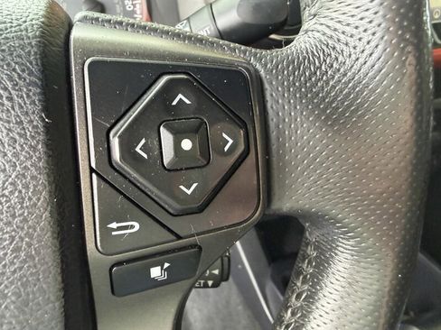 Used 2017 Toyota Tacoma TRD Sport w/ Tow Package (A/T) AWD/4WD image 26