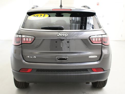 Used 2023 Jeep Compass Latitude w/ Convenience Group AWD/4WD image 9