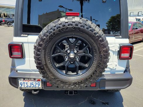 Used 2025 Jeep Wrangler Unlimited Sport AWD/4WD image 22