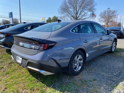 New 2026 Hyundai Sonata SE FWD image 3