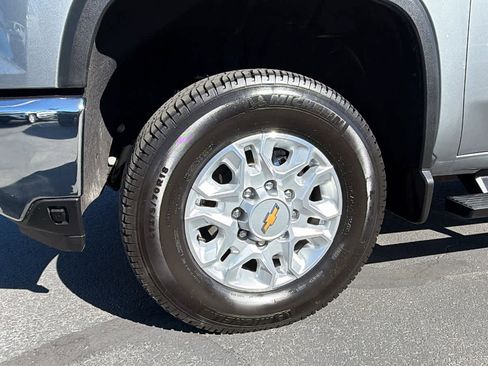 Used 2026 Chevrolet Silverado 3500 W/T AWD/4WD image 9