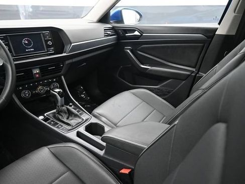 Used 2024 Volkswagen Jetta SE w/ Panoramic Sunroof Package FWD image 10