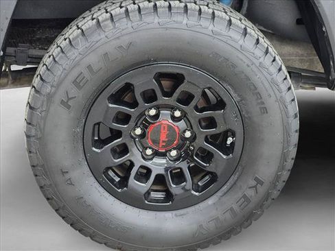Used 2022 Toyota Tacoma TRD Off-Road w/ Technology Package AWD/4WD image 22