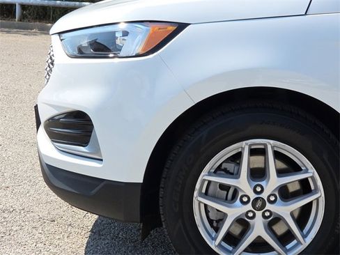 Certified 2024 Ford Edge SEL image 5