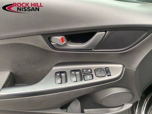 Used 2020 Hyundai Kona SEL w/ Cargo Package image 10