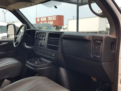Used 2013 Chevrolet Express 3500 Extended RWD image 13