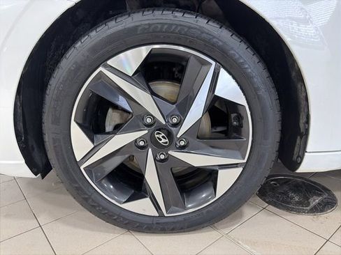 Used 2023 Hyundai Elantra Limited image 20