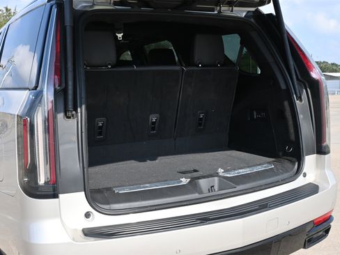 Certified 2024 Cadillac Escalade Sport Platinum w/ LPO, ONYX Package image 22