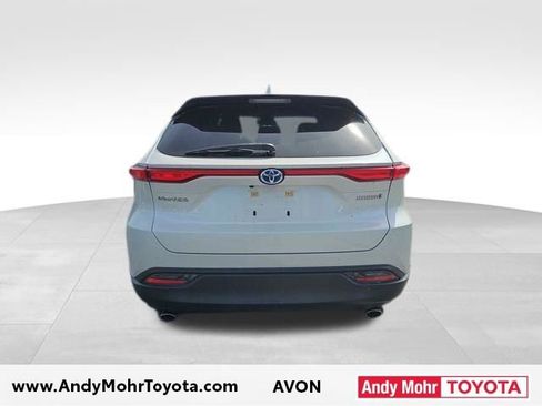 Used 2021 Toyota Venza LE image 6