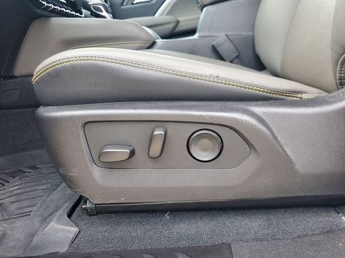 Used 2024 Chevrolet Colorado ZR2 w/ ZR2 Convenience Package III image 16