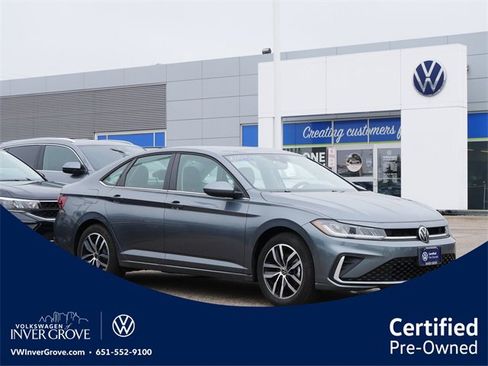 Certified 2025 Volkswagen Jetta SE image 1