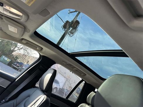 New 2026 Volvo XC90 B6 Ultra w/ Lounge Package image 18