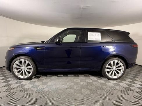 Used 2023 Land Rover Range Rover Sport SE Dynamic AWD/4WD image 3